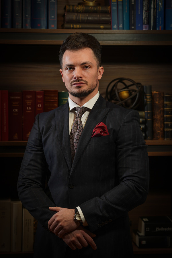 Av. dr. Maximilian-Andrei DRUȚĂ
